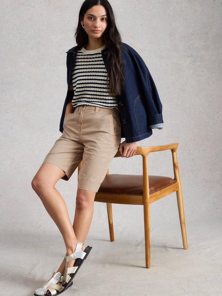 Heidi Chino Short in LGT NAT - MODEL DETAIL