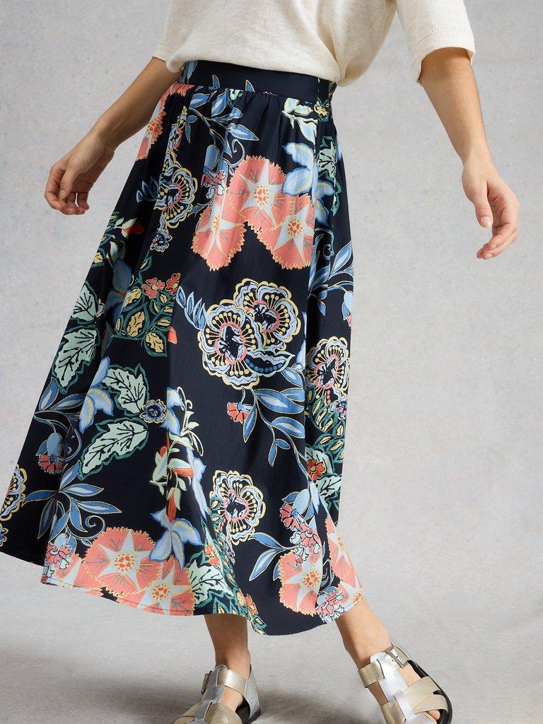 Abigail Midi Skirt Printed in NAVY PR - MODEL DETAIL