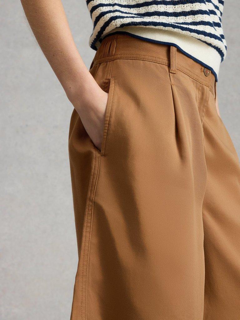 Sasha Short in MID TAN - LIFESTYLE