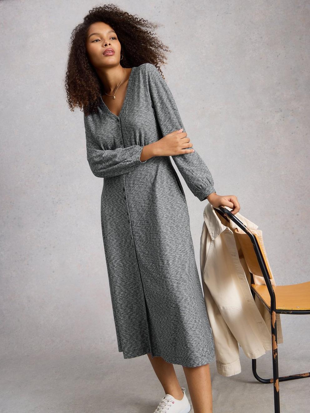 Megan Button Jersey Dress in NAVY MULTI - MODEL DETAIL