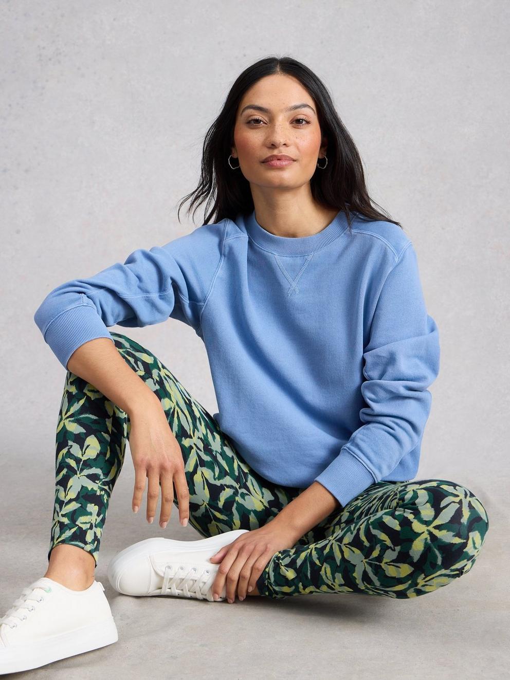 Margot Leggings in TEAL PR - MODEL DETAIL