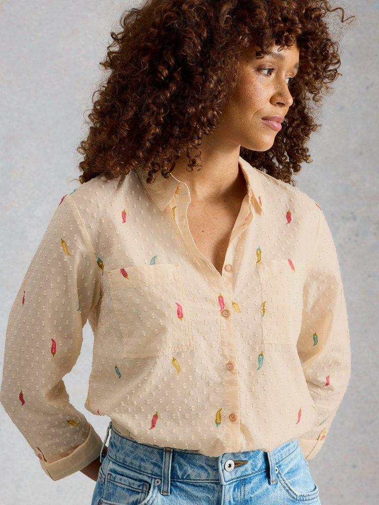 Sophie Organic Cotton Print Shirt in IVORY PR - MODEL DETAIL