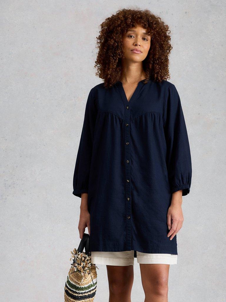 Raquel Linen Blend Tunic in DARK NAVY - MODEL DETAIL