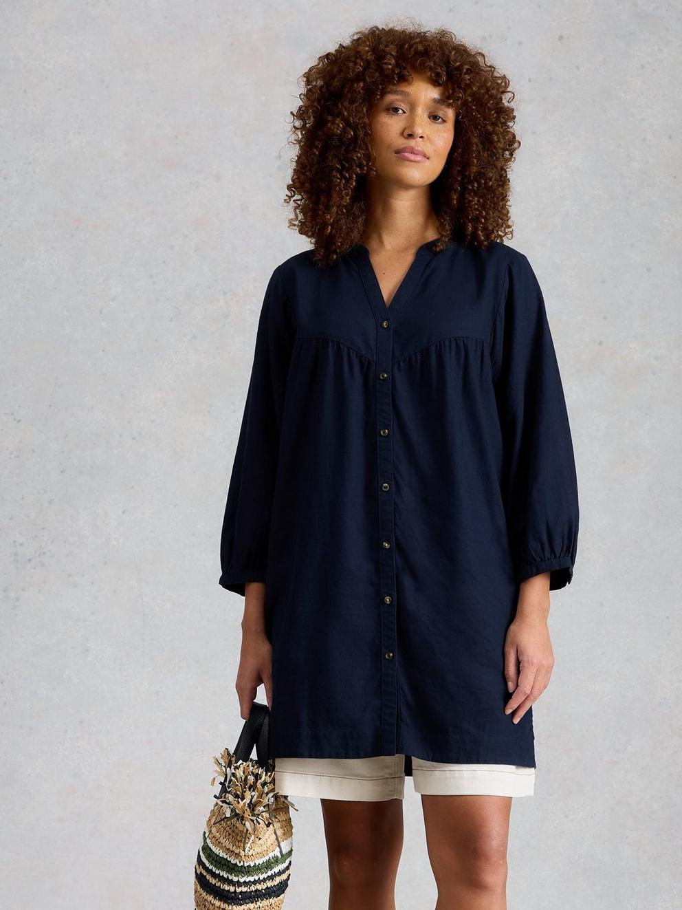 Raquel Linen Blend Tunic in DARK NAVY - MODEL DETAIL