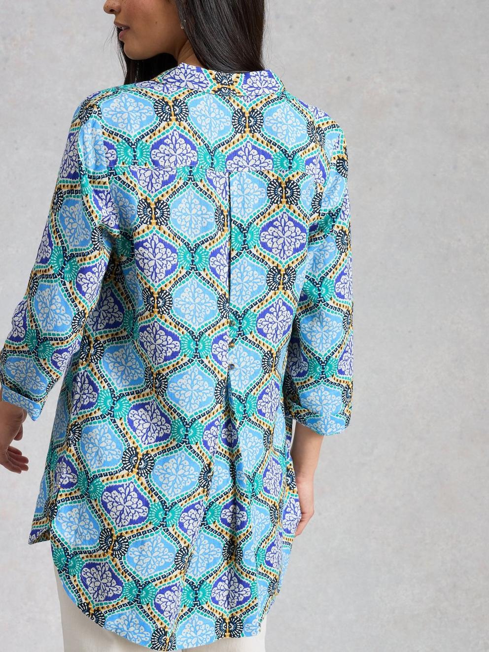 Bianca Linen Printed Tunic in BLUE PR - MODEL BACK