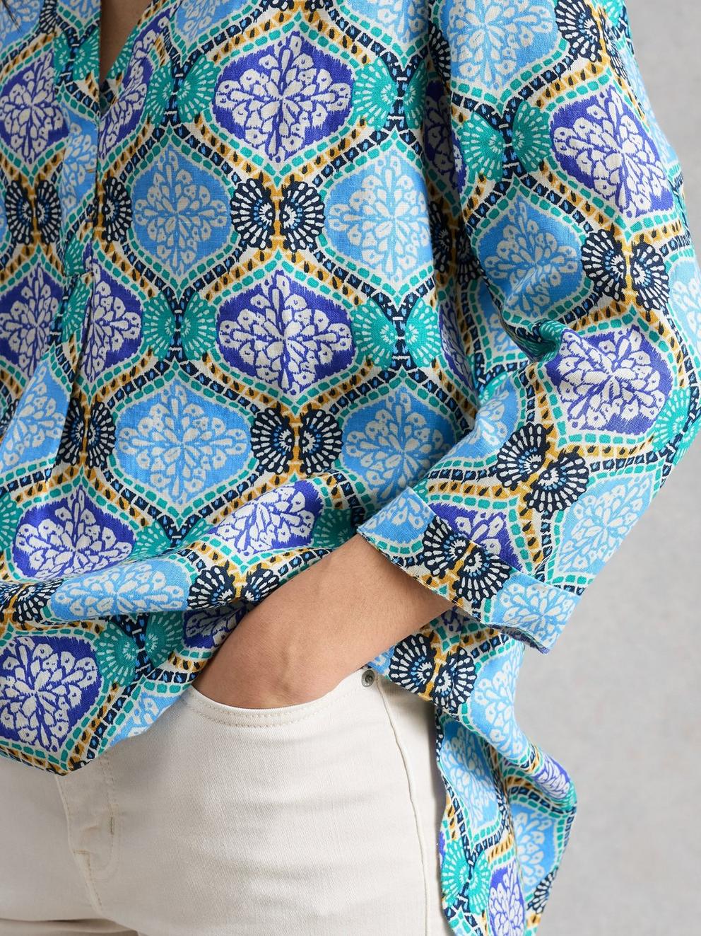 Bianca Linen Printed Tunic in BLUE PR - MODEL DETAIL