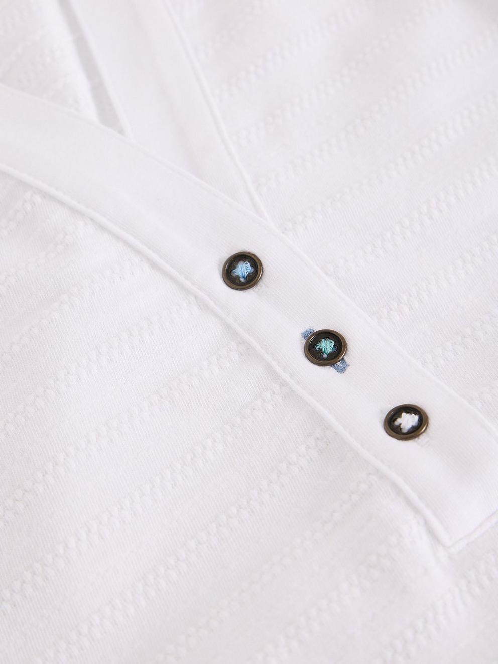 NORA TEXTURE NOTCH VEST in BRIL WHITE - FLAT DETAIL