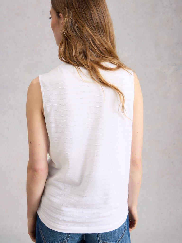 NORA TEXTURE NOTCH VEST in BRIL WHITE - MODEL BACK