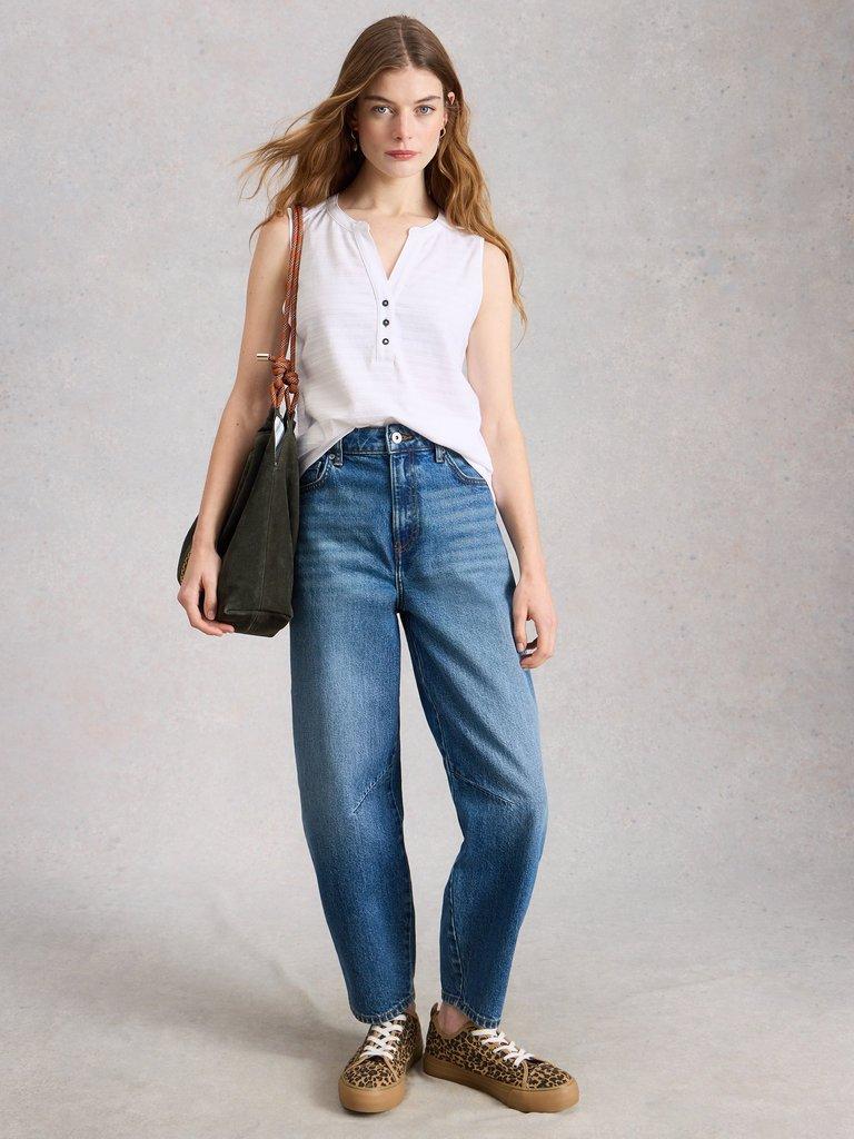 NORA TEXTURE NOTCH VEST in BRIL WHITE - MODEL FRONT