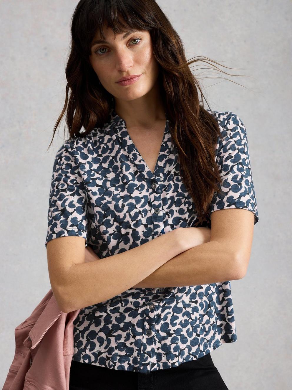 ANNIE JERSEY SHORT SLEEVE COLLARED SHIRT in BLUE PR - MODEL DETAIL