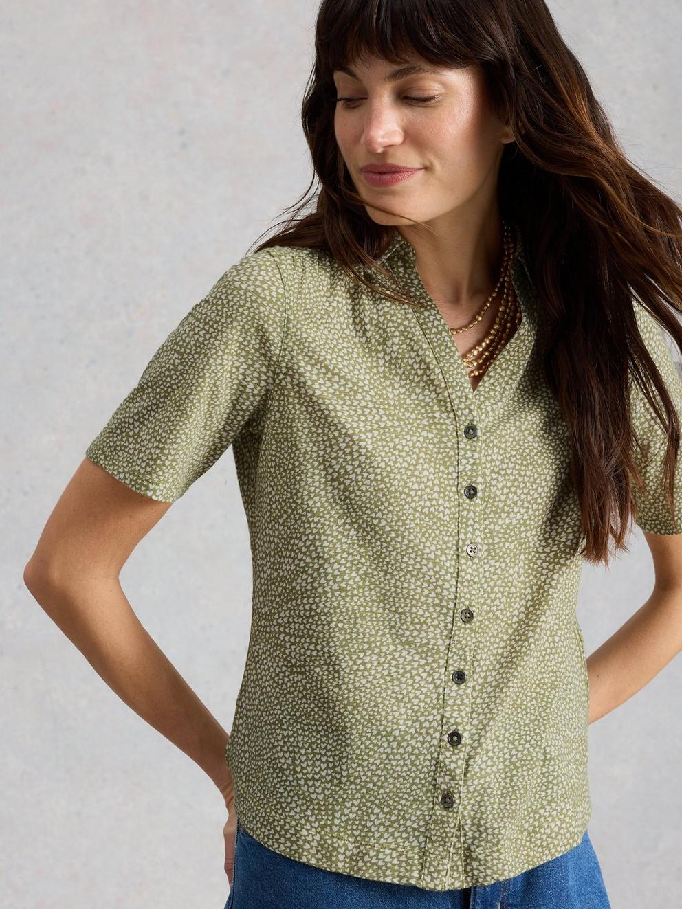 ANNIE JERSEY SHORT SLEEVE COLLARED SHIRT in GREEN MLT - MODEL DETAIL