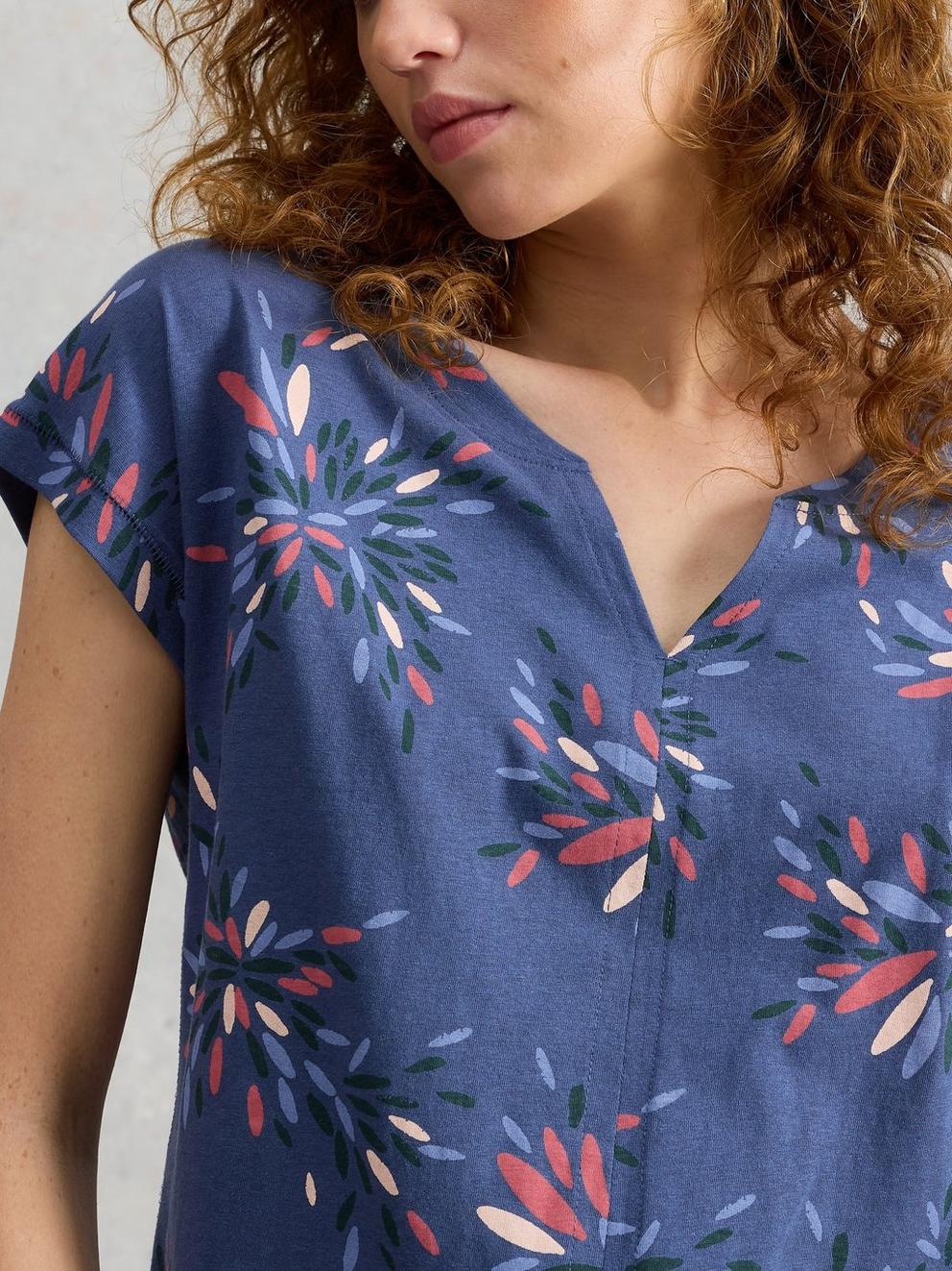 NELLY SHORT SLEEVE NOTCH NECK T-SHIRT in NAVY MULTI - MODEL DETAIL