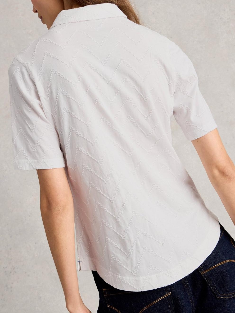 ANNIE SS BRODERIE SHIRT in BRIL WHITE - MODEL BACK