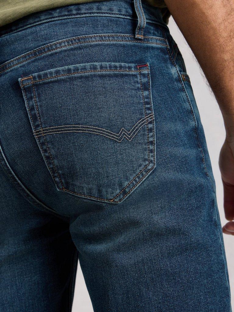 Stratford Slim Jean in MID DENIM - MODEL DETAIL