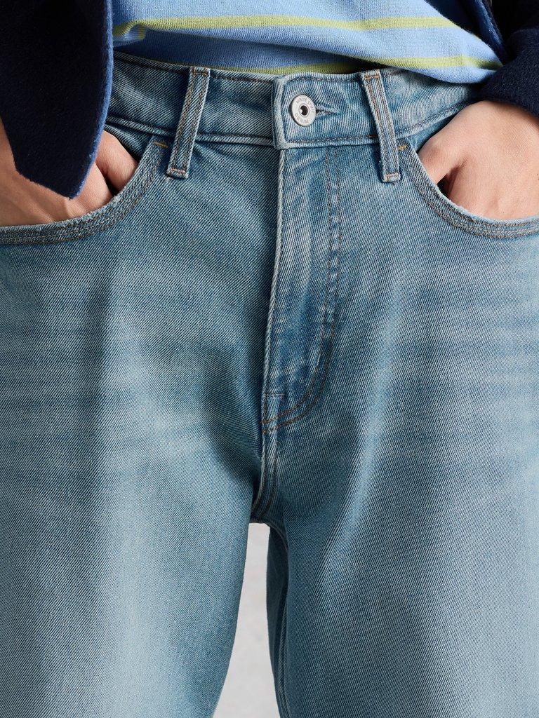 Freya Weekend Ankle Length Jean in LGT DENIM - MODEL DETAIL