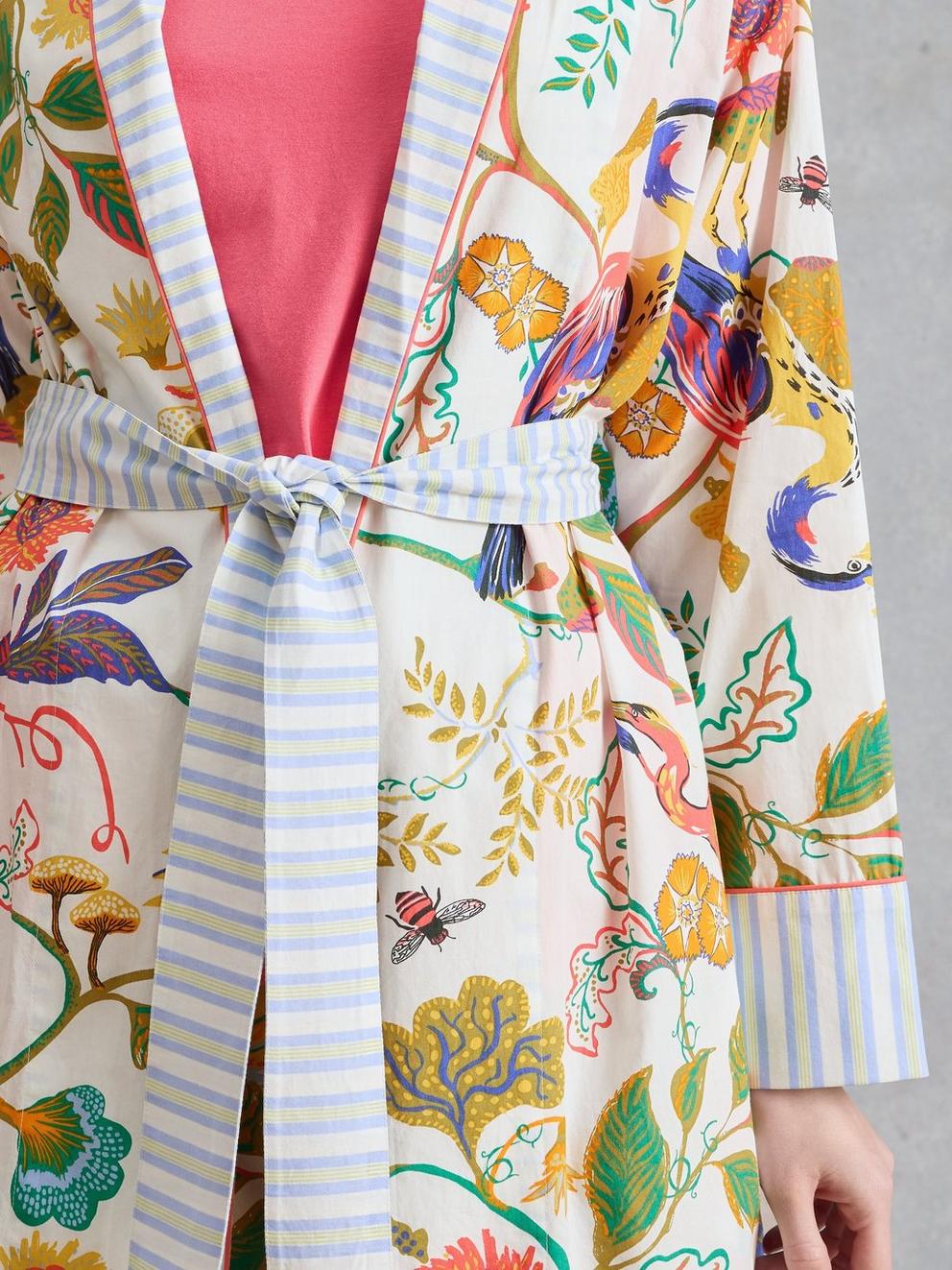 Nina Lightweight Robe in IVORY PR - MODEL DETAIL