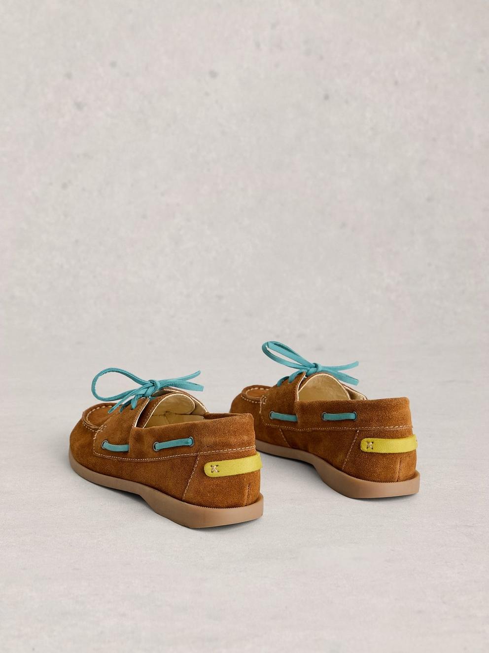 Boat Shoe in MID TAN - FLAT BACK
