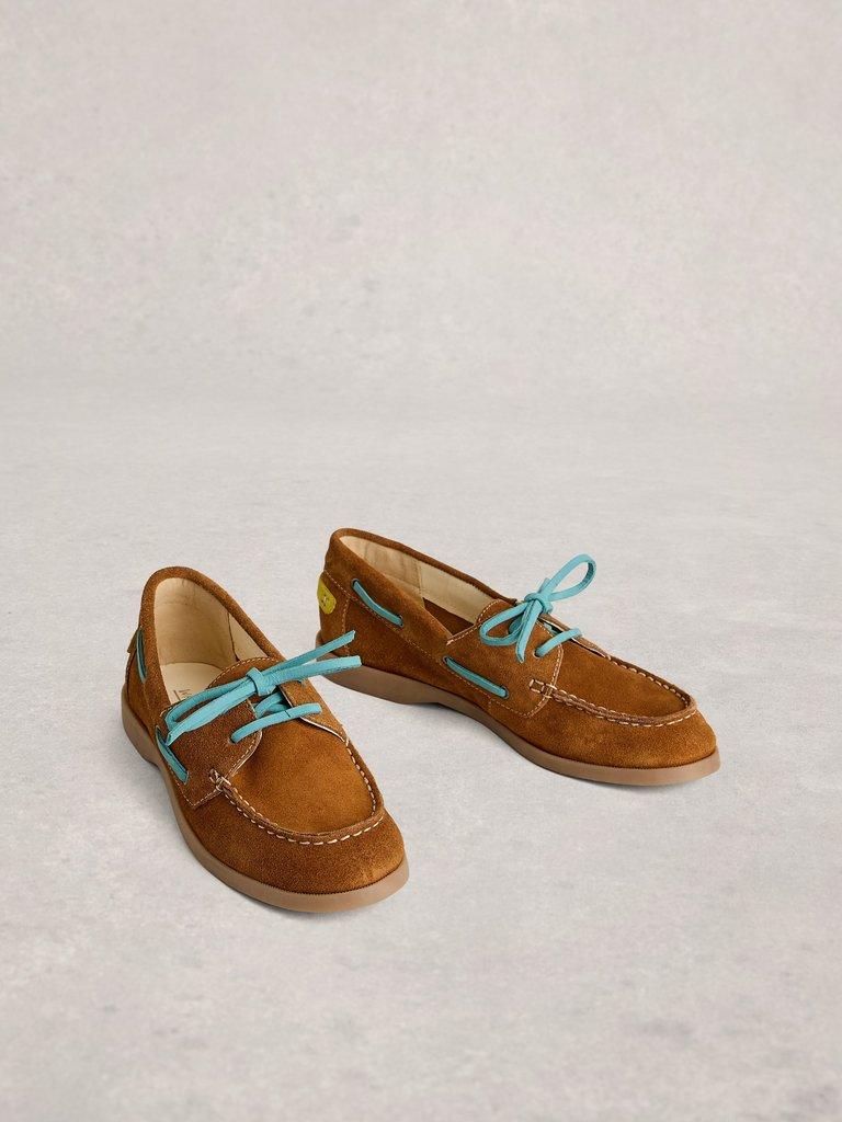 Boat Shoe in MID TAN - FLAT FRONT