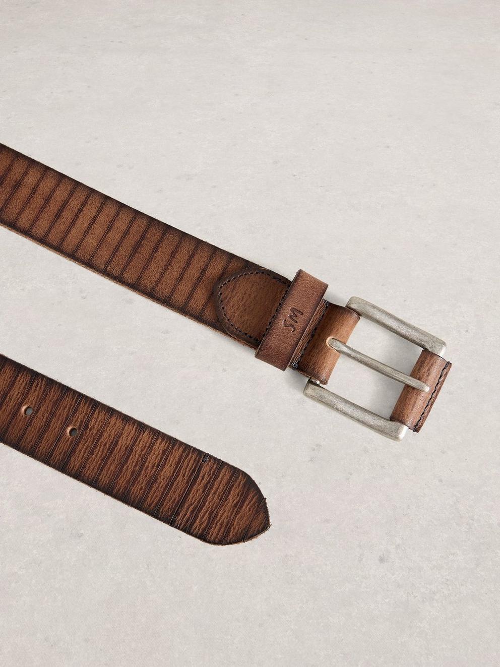 Stripe Leather Belt in DK BROWN - FLAT DETAIL