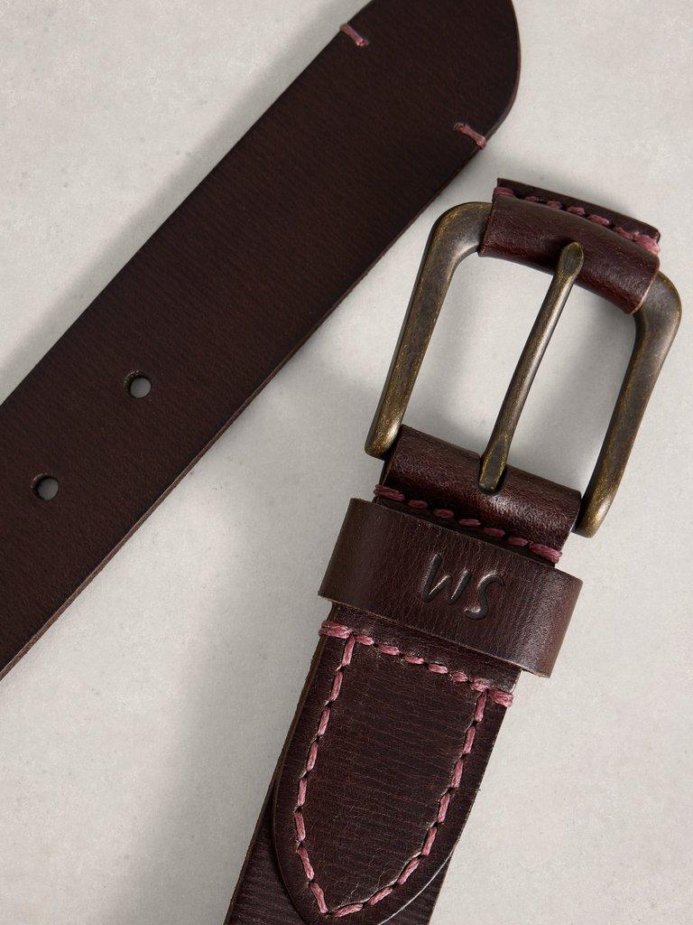 Everyday Belt in DK BROWN - FLAT DETAIL
