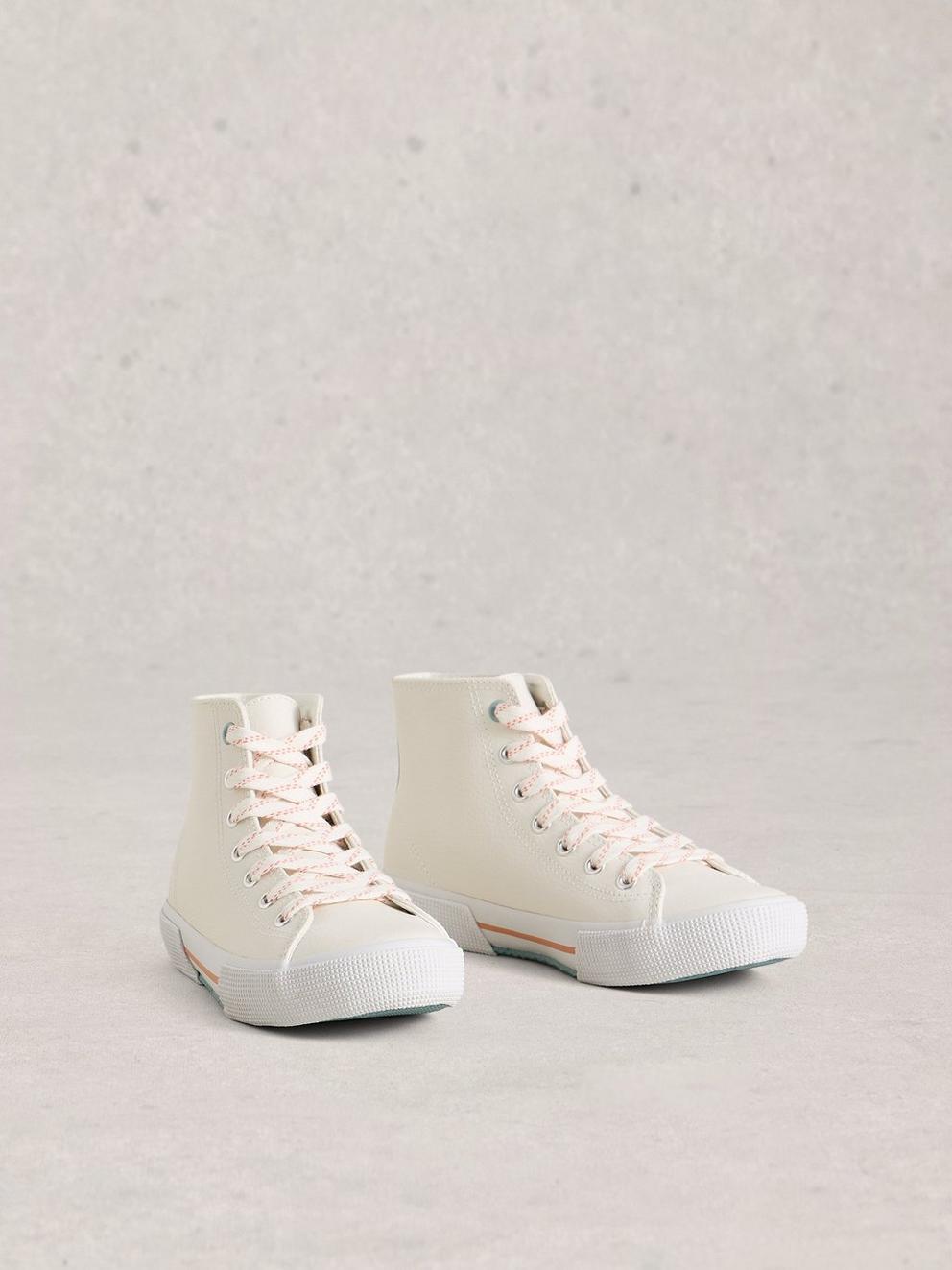 Pippa Leather HiTop Trainer in BRIL WHITE - FLAT FRONT
