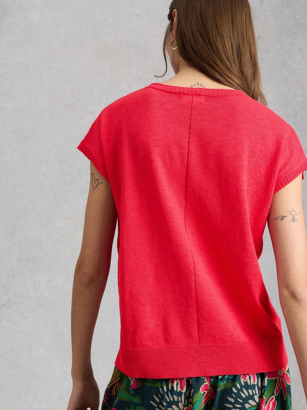 NOVA LINEN BLEND TEE in DK PINK - MODEL BACK