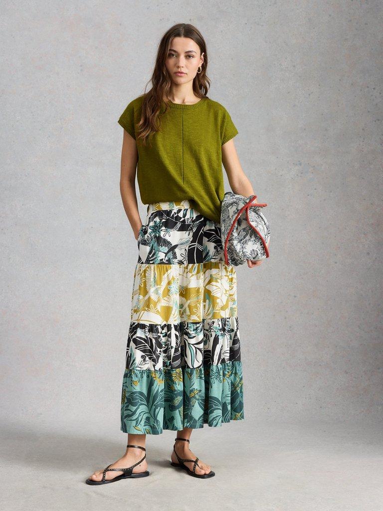 NOVA LINEN BLEND T-SHIRT in MID GREEN - MODEL FRONT