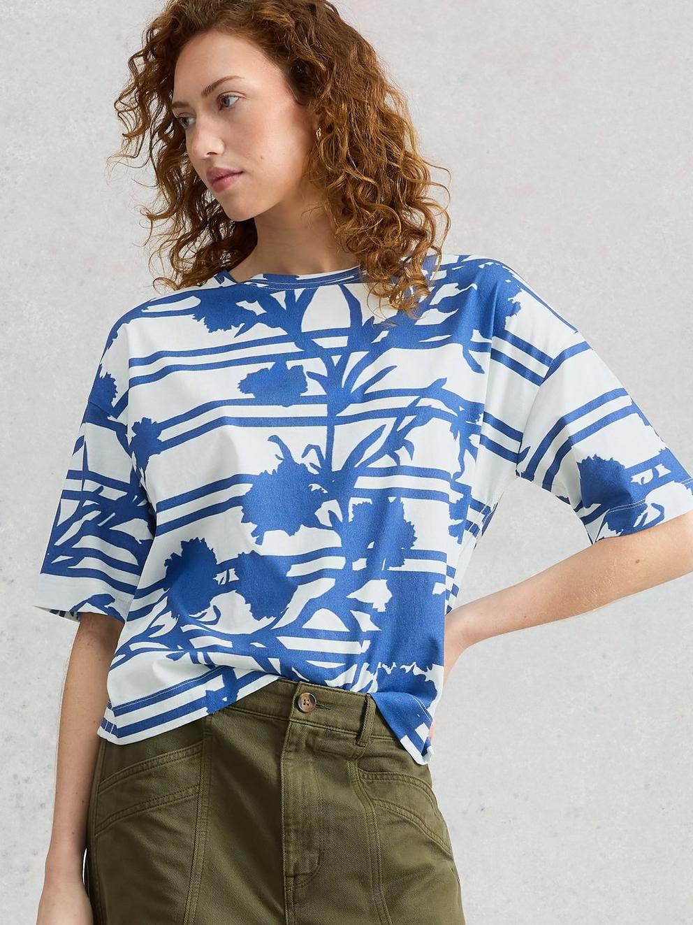 KATYA T-SHIRT in WHITE PR - MODEL DETAIL