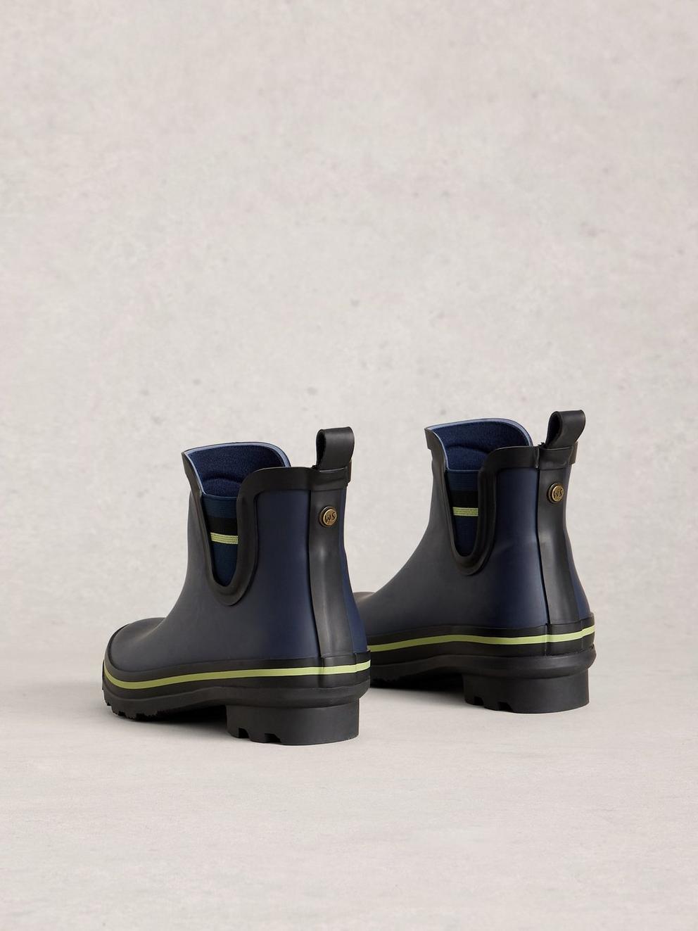 Puddle Wellie Boot in NAVY MULTI - FLAT BACK
