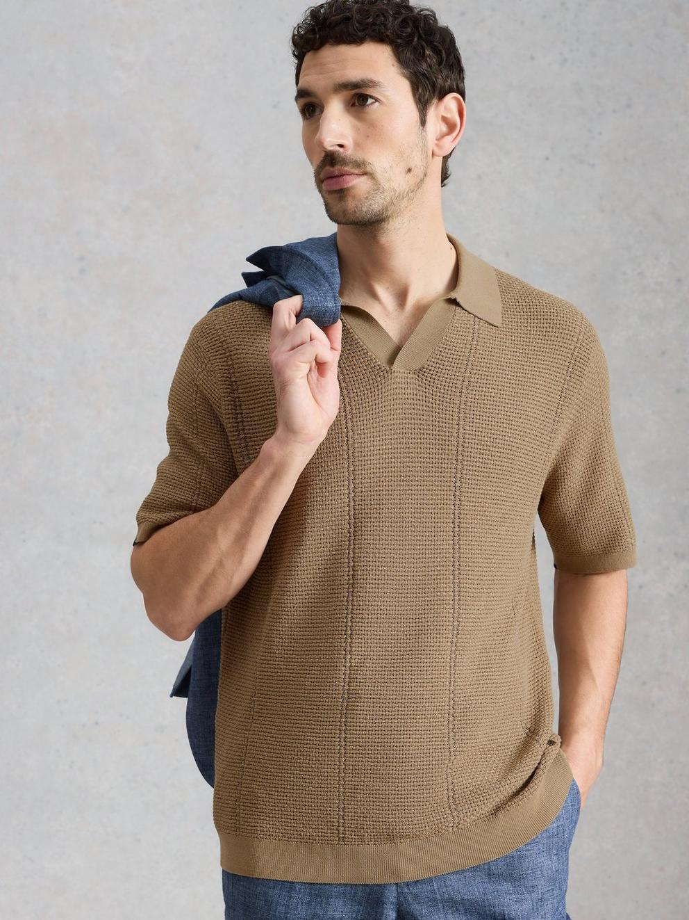 Thame Texture Knitted Polo in LGT NAT - MODEL DETAIL