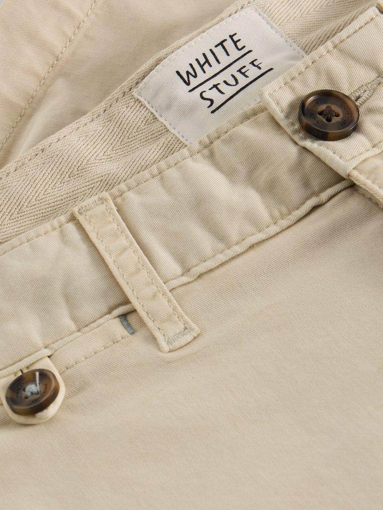 Sutton Organic Plain Chino Short in NAT WHITE - FLAT DETAIL