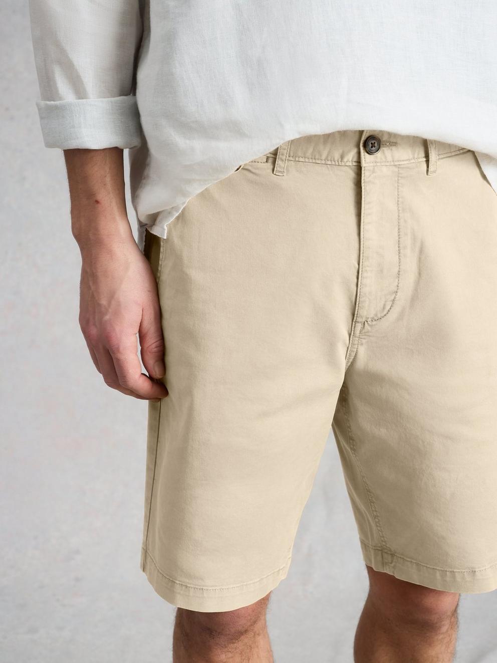 Sutton Organic Plain Chino Short in NAT WHITE - LIFESTYLE