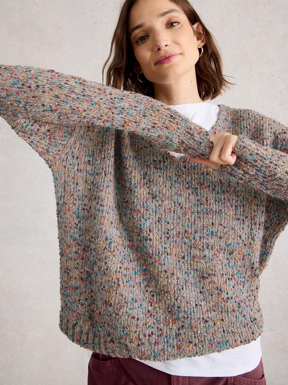 TEXTURED LONG SLEEVE V NECK JUMPER in LGT NAT - MODEL BACK