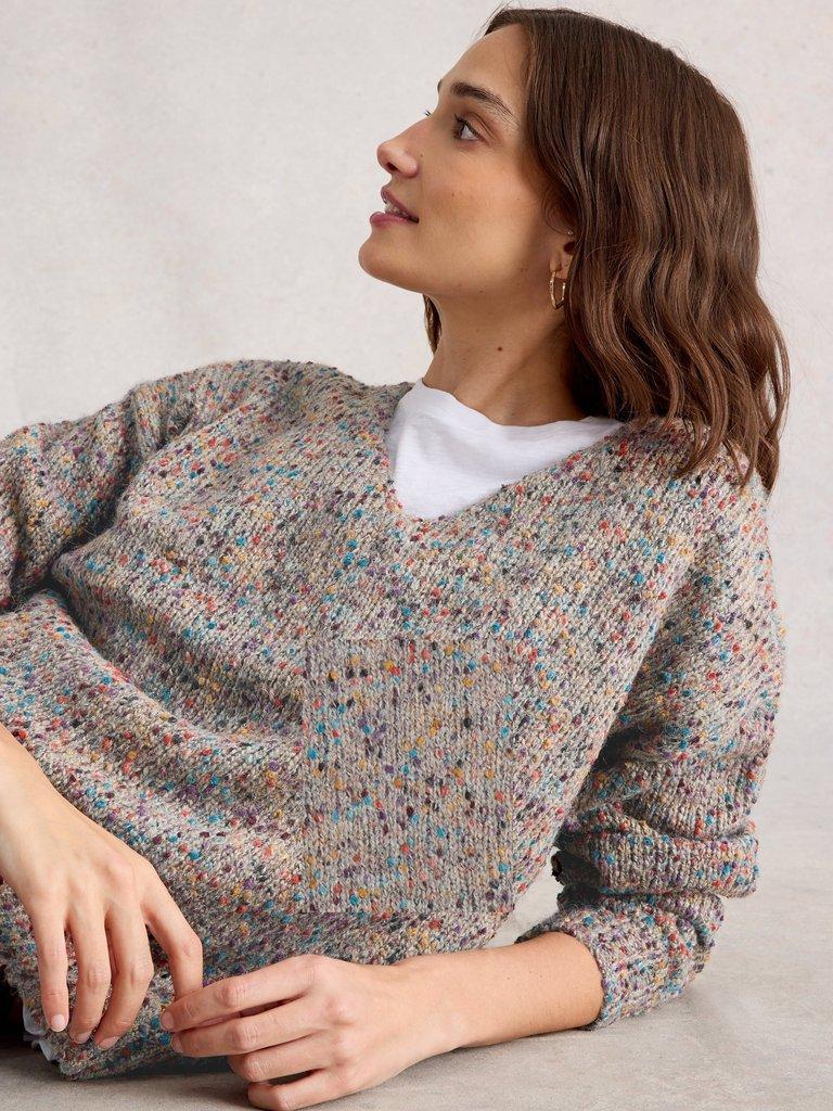 TEXTURED LONG SLEEVE V NECK JUMPER in LGT NAT - MODEL DETAIL