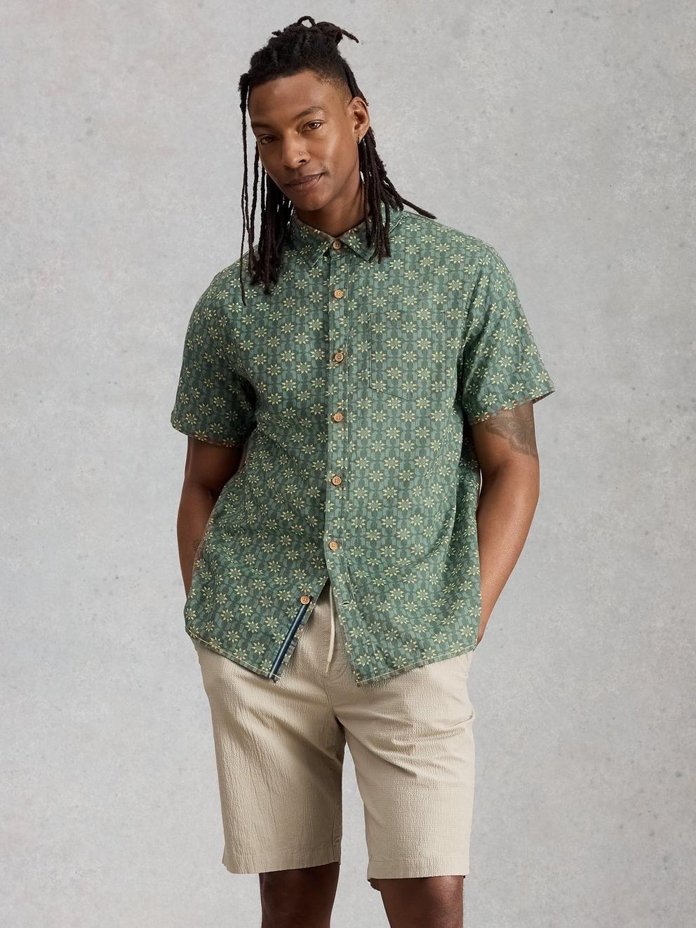 Finsbury SS Sun Print Shirt in GREEN PR - MODEL DETAIL