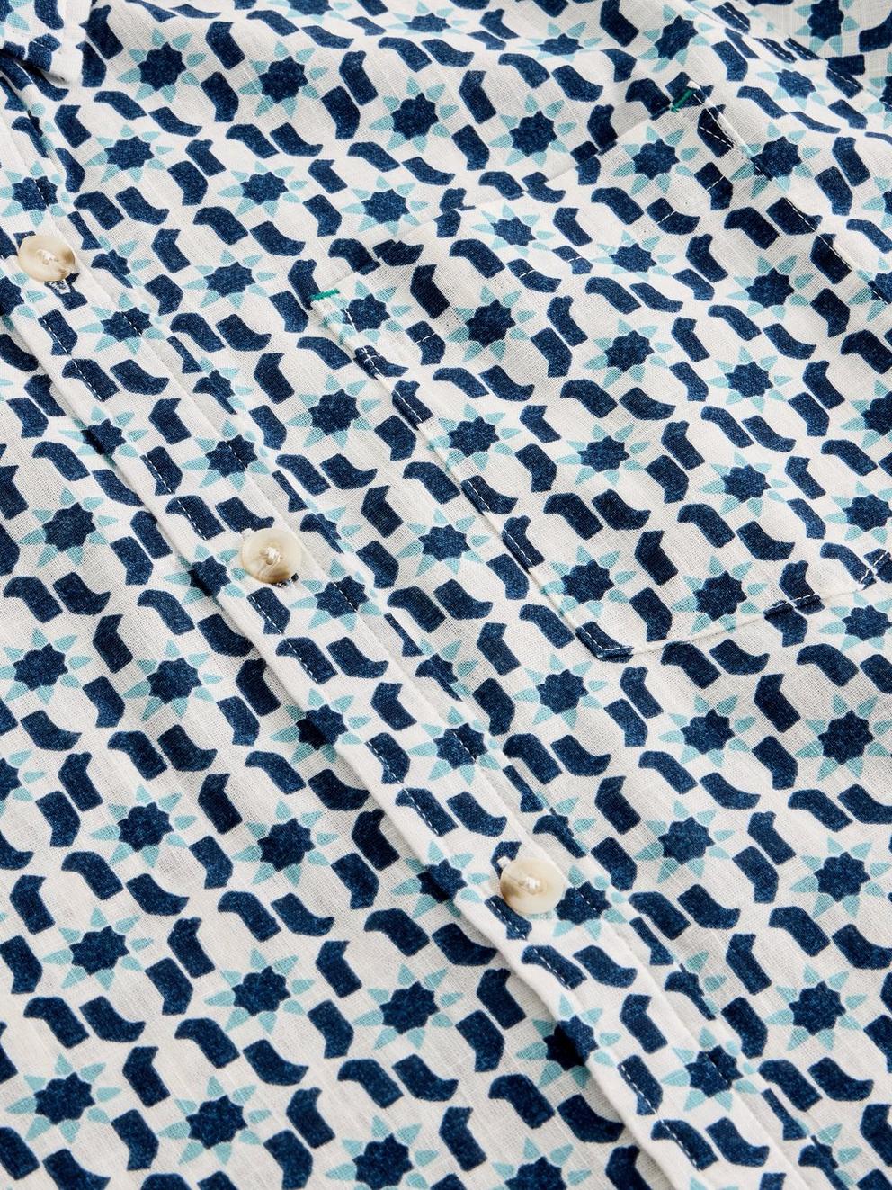 Finsbury SS Sun Print Shirt in WHITE PR - FLAT DETAIL