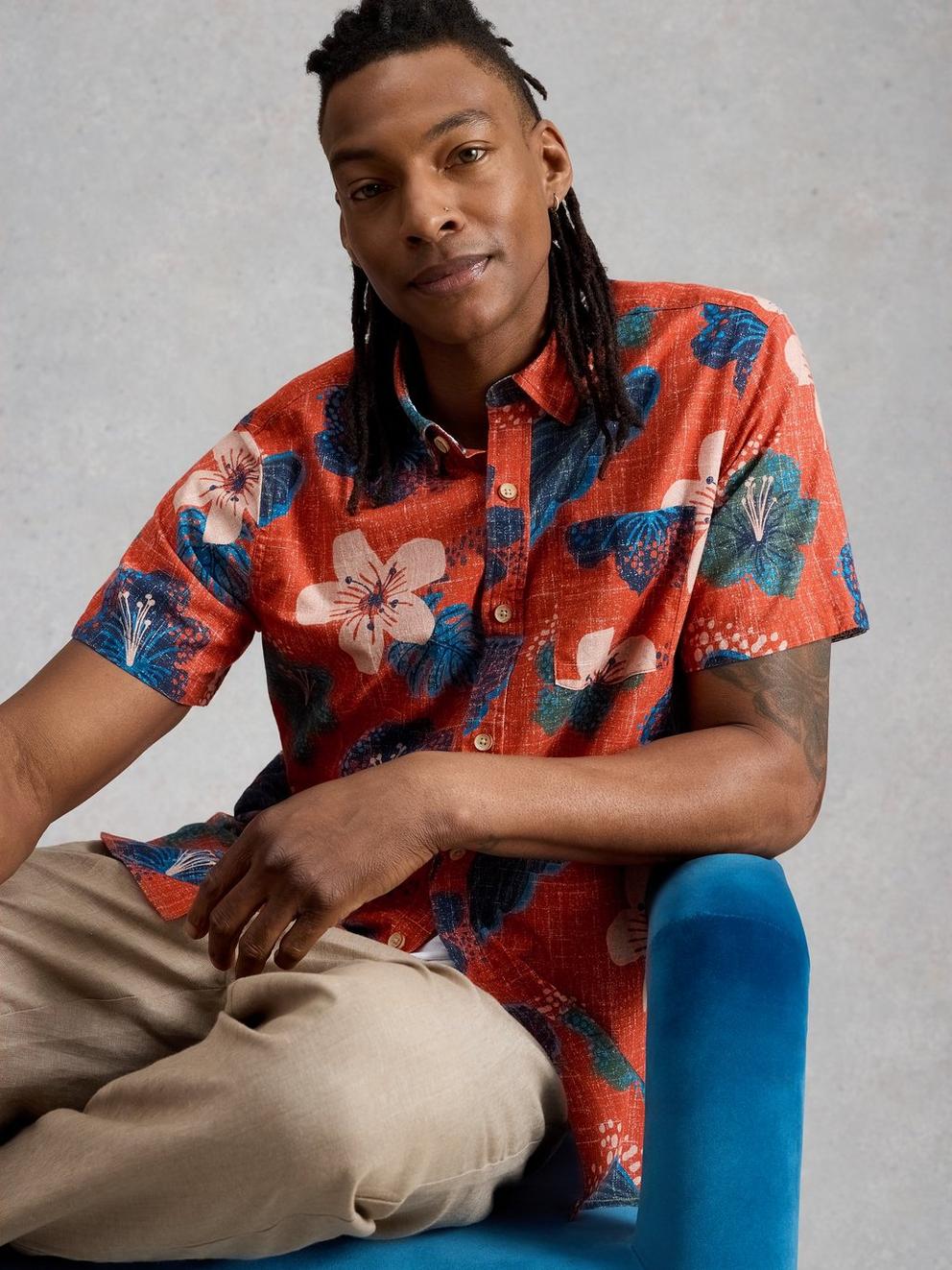 Finsbury SS Tropic Print Shirt in RED PR - LIFESTYLE