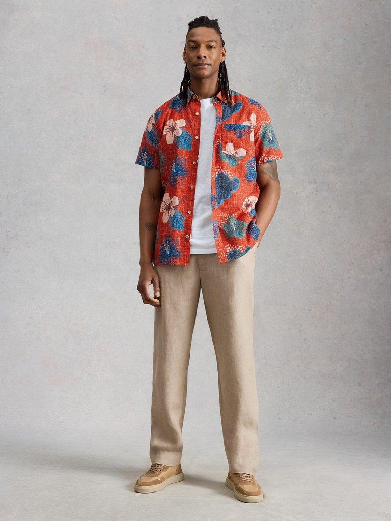 Finsbury SS Tropic Print Shirt in RED PR - MODEL FRONT