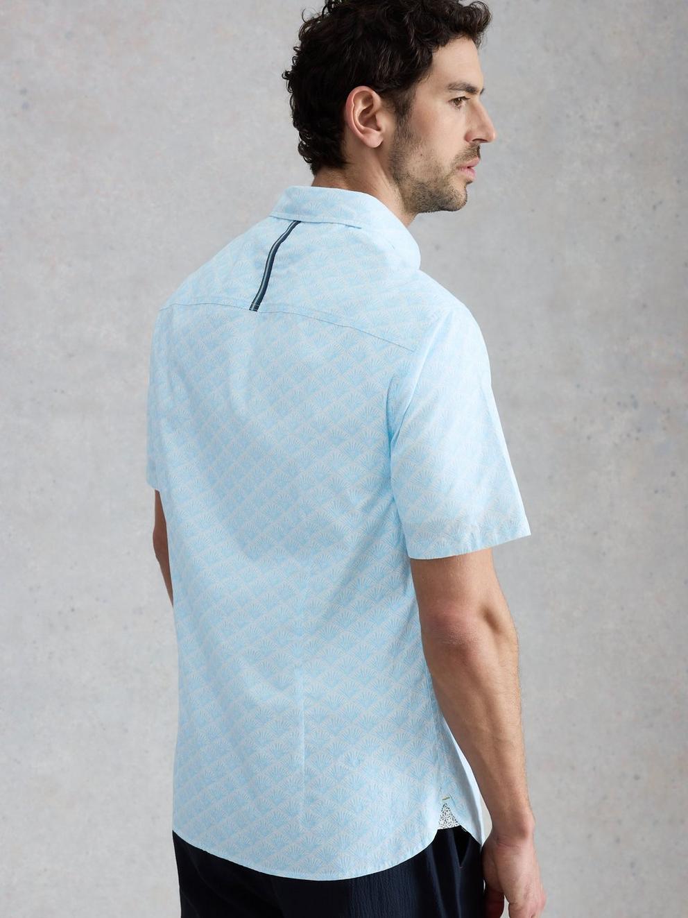Salcombe SS Shell Print Shirt in BLUE PR - MODEL BACK