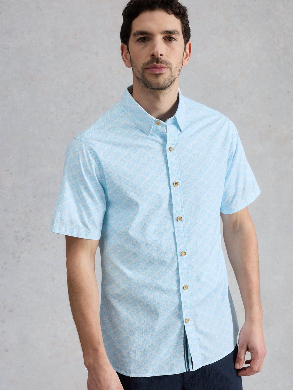 Salcombe SS Shell Print Shirt in BLUE PR - MODEL DETAIL