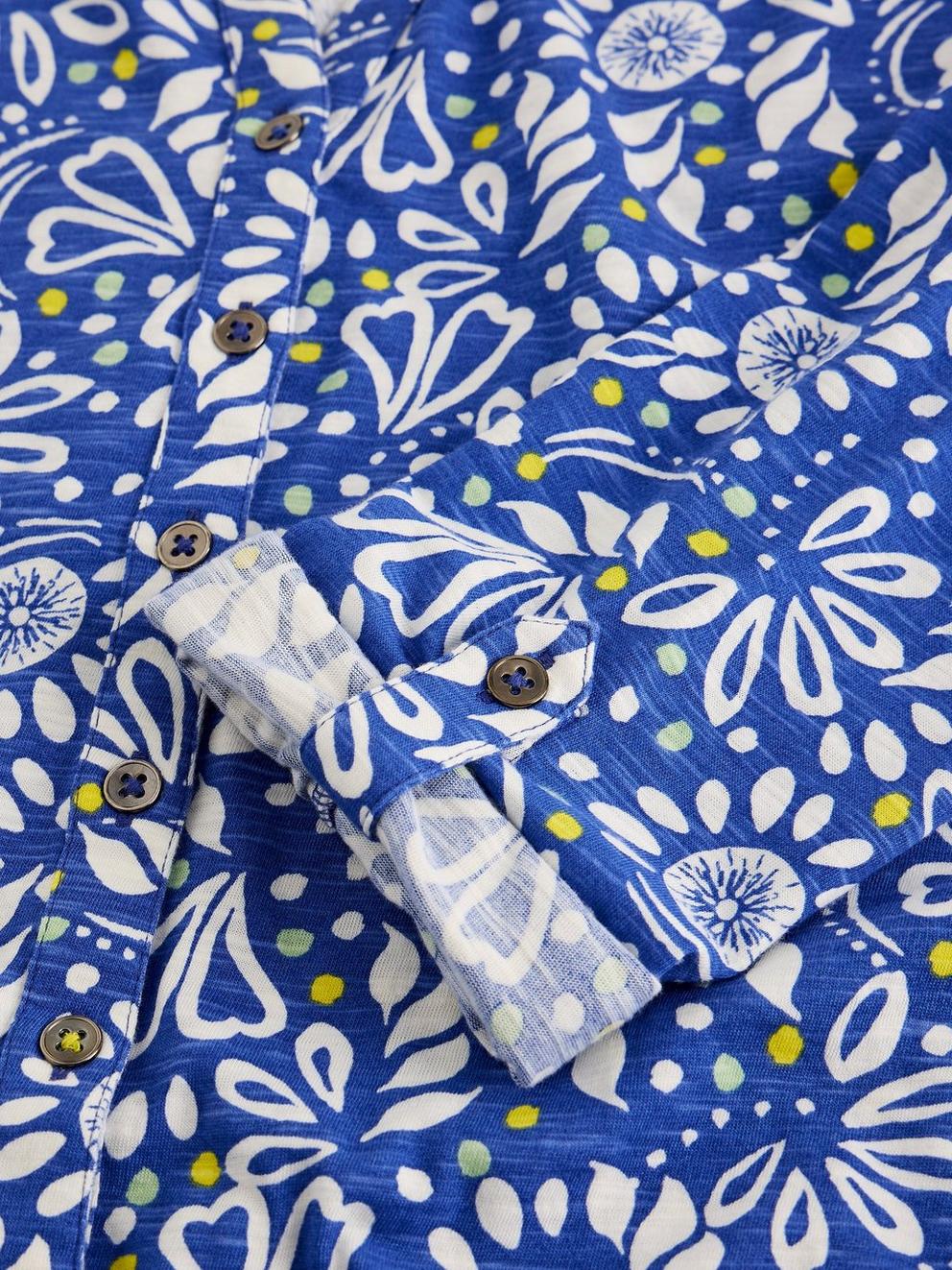 ANNIE JERSEY COLLARED PRINTED SHIRT in BLUE MLT - FLAT DETAIL