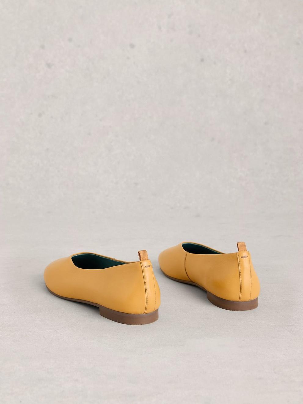 Cheri Pump Leather Ballerina in MID YELLOW - FLAT BACK