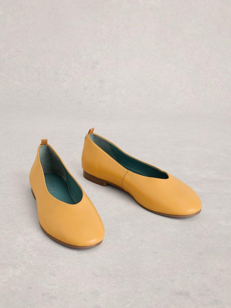 Cheri Pump Leather Ballerina in MID YELLOW - FLAT FRONT