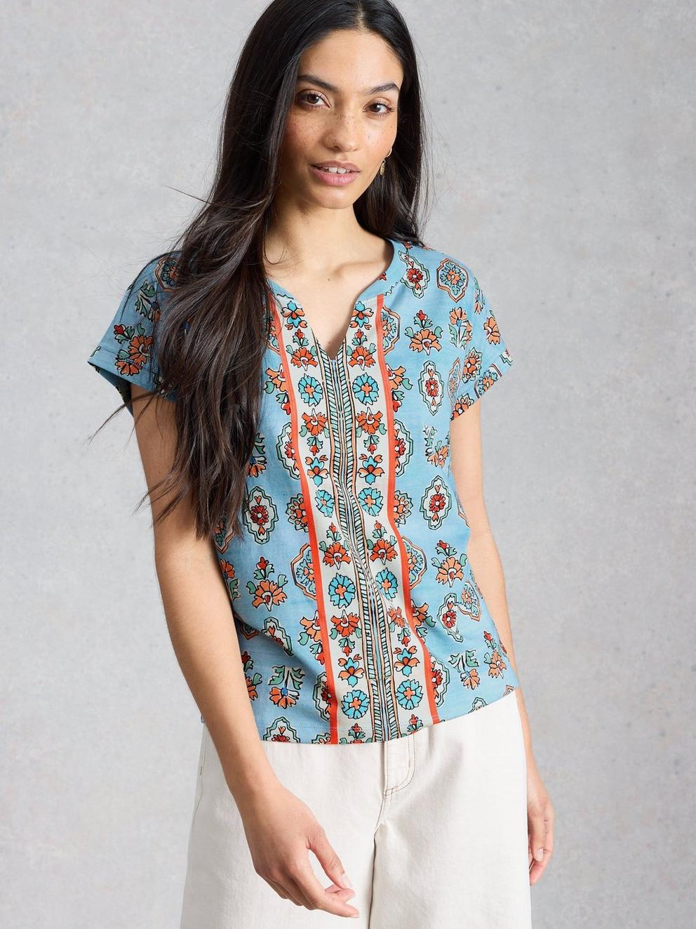 NELLY PRINT NOTCH NECK TEE in BLUE PR - MODEL DETAIL