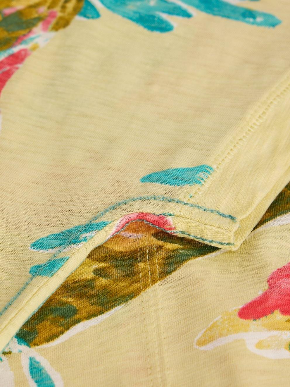 NELLY PRINT NOTCH NECK TEE in GREEN MLT - FLAT DETAIL