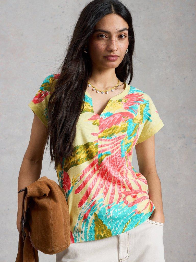 NELLY PRINT NOTCH NECK TEE in GREEN MLT - LIFESTYLE