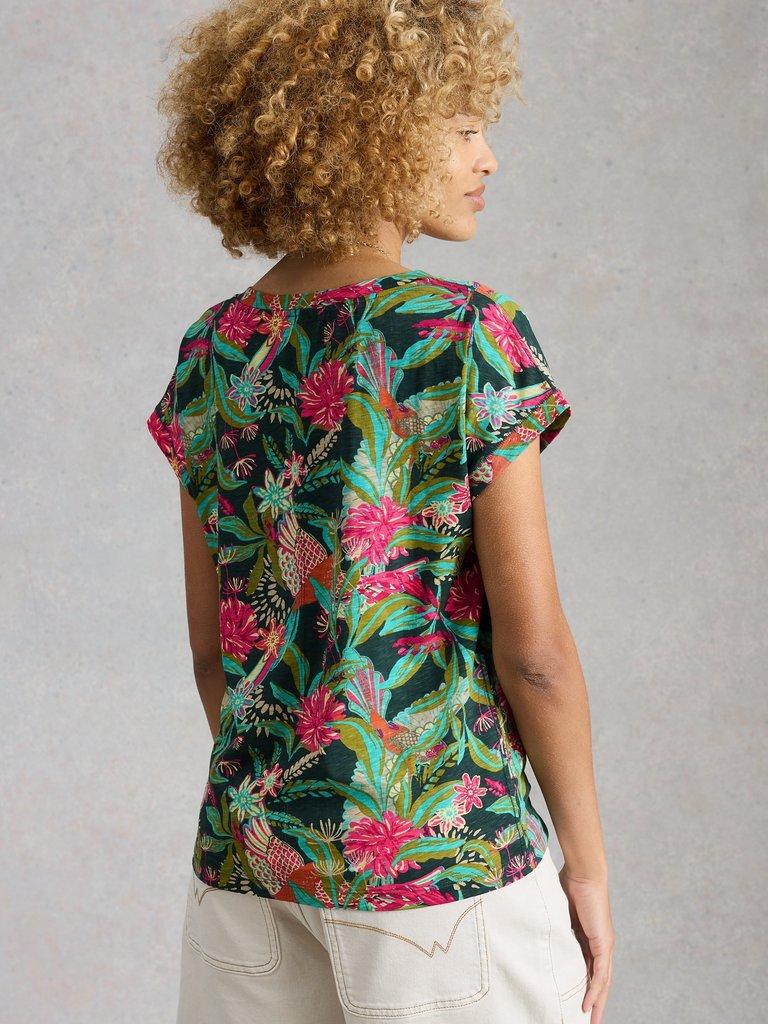 NELLY PRINT NOTCH NECK TEE in GREEN PR - MODEL BACK