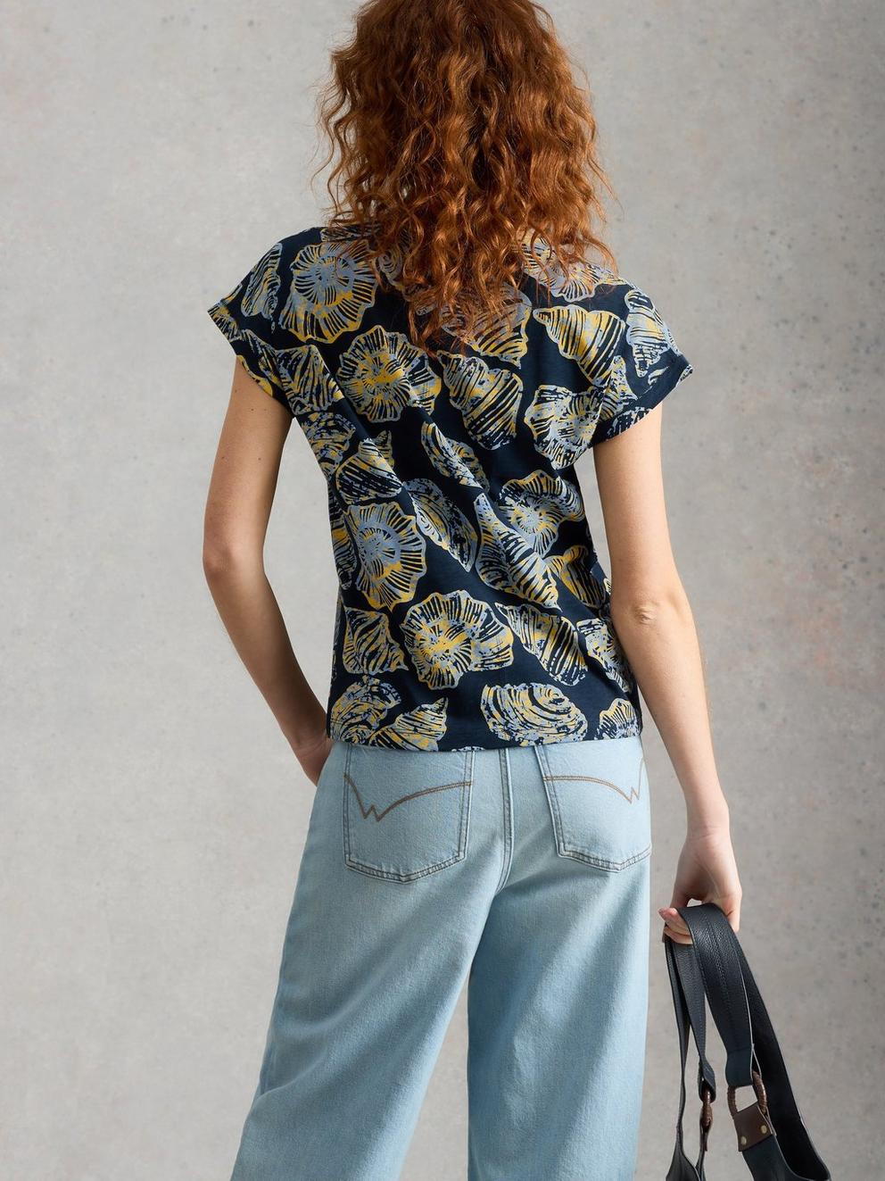 NELLY PRINT NOTCH NECK TEE in NAVY PR - MODEL BACK