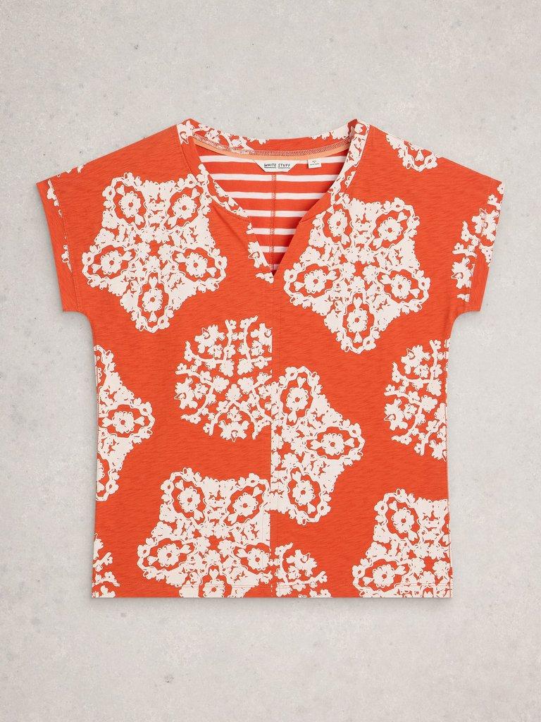 NELLY PRINT NOTCH NECK TEE in RED PR - FLAT FRONT