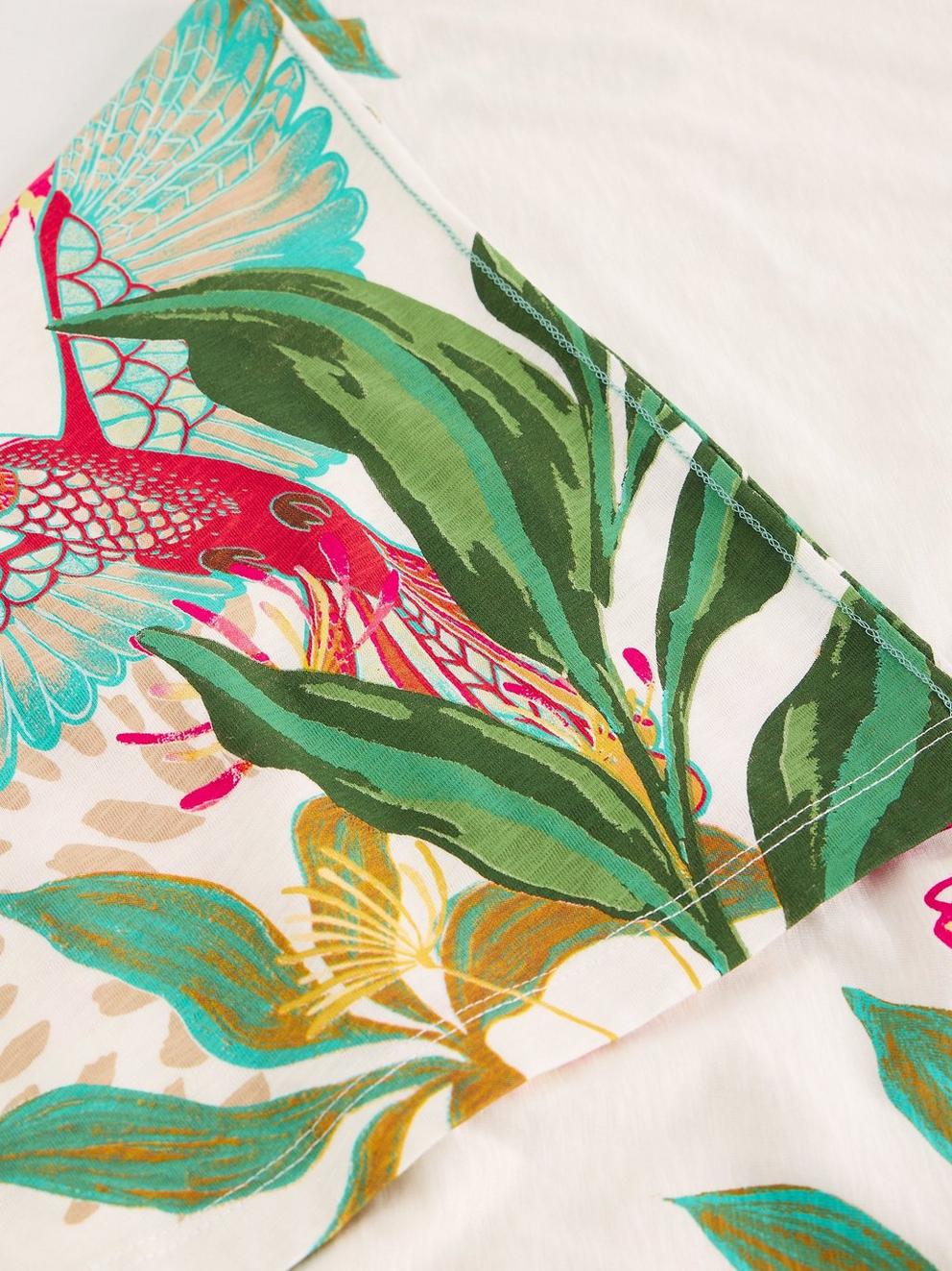 NELLY PRINT NOTCH NECK TEE in WHITE MLT - FLAT DETAIL